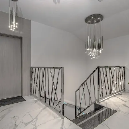 Austriacka 4 كوزتسالين