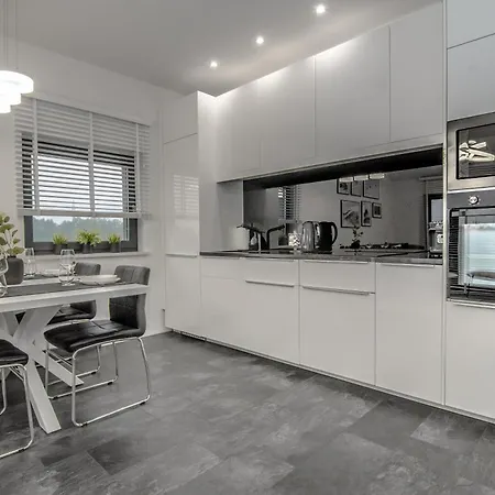 Austriacka 4 شقة كوزتسالين