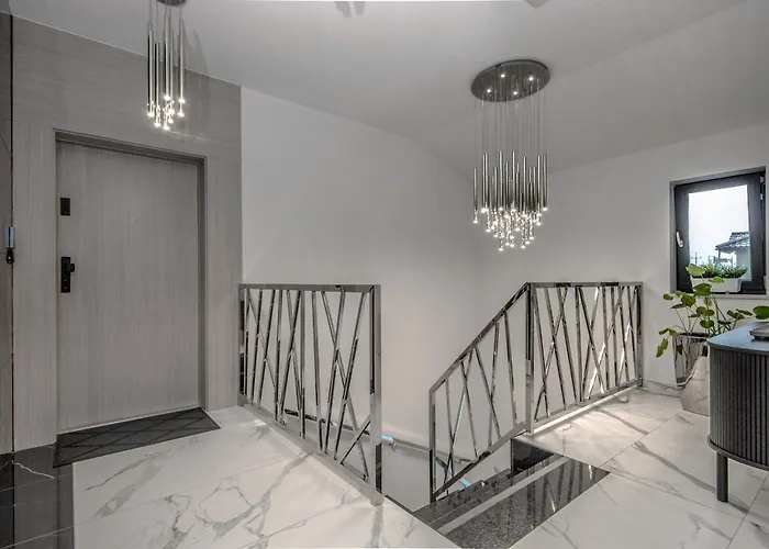 Austriacka 4 كوزتسالين